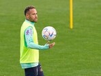 Neymar joins Brazil, has 1st practice ahead of World Cup