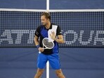 Medvedev grinds down Shapovalov in Cincinnati