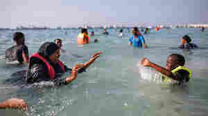 Friday at the beach in Mogadishu: Optimism shines through despite Somalia's woes