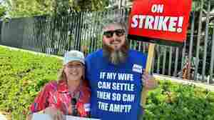 Single screenwriters hope to 'Strike Up a Romance' on the picket lines