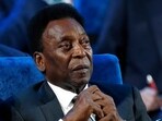 Hospitalized Pele thanks fans during fight against cancer