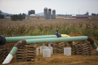 Rush to Build Carbon Pipelines Leaps Ahead of Federal Rules and Safety Standards