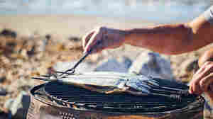 No grill? No problem: You can 'DIY BBQ' with bricks, cinderblocks, even flower pots