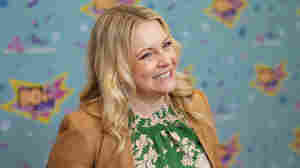 Melissa Joan Hart says she helped kindergartners escape the Nashville shooting