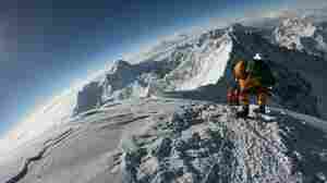 Opinion: A lifesaving moment at Mount Everest