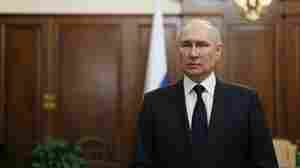 Putin insists Russia is united after the Wagner Group uprising, vows to uphold deal