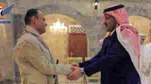 Saudi officials visit Yemen's capital for talks with rebels