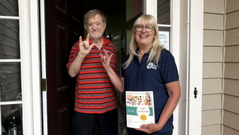 Ohio Meals on Wheels volunteer receives award after learning American Sign Language for meal recipient