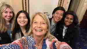 These interns took selfies with all 100 senators. Here's what they discovered