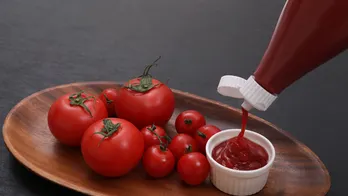 Viral ketchup bottle hack shows funny way people are getting every last drop: 'How cool is that?'