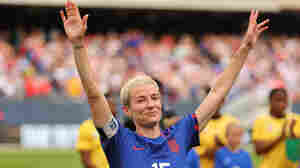 Megan Rapinoe, an icon bigger than soccer, takes a bow for the U.S. national team