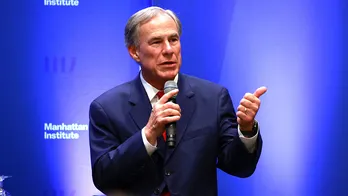 Texas Gov Abbott makes rare NYC stop where he lauds Dems Adams, Hochul for pressuring Biden on migrant crisis