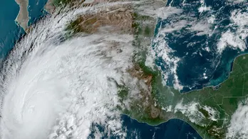 Hurricane Norma closes in on Mexico's Los Cabos resorts