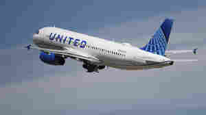 2 flight attendants sue United Airlines for discrimination on Dodgers charter flights