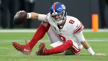 Giants' Daniel Jones suffers torn ACL, season likely over for star QB