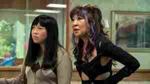 Sandra Oh and Awkwafina are perfect opposites in 'Quiz Lady'