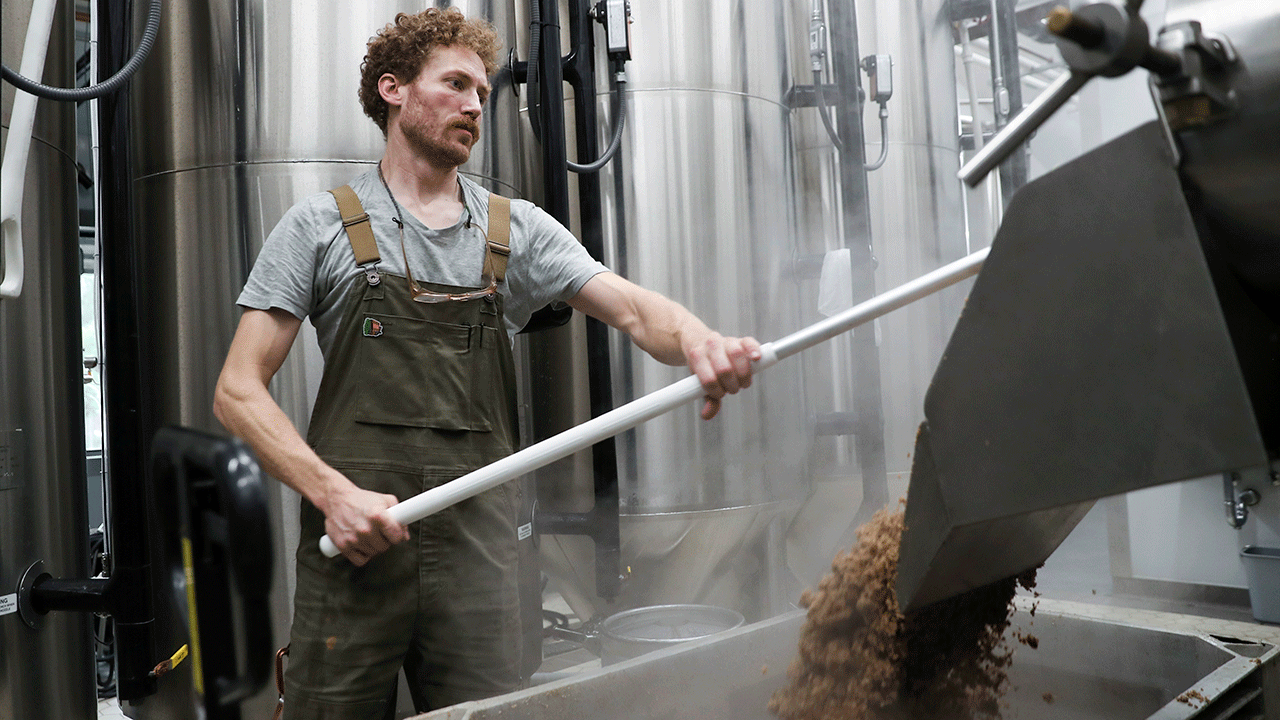 Climate change hits beer industry, prompting farmers and researchers to adapt