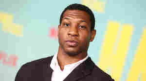 Opening arguments begin in Jonathan Majors trial