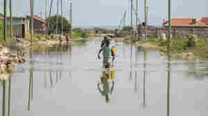 With a rising death toll, Kenya's military evacuates people from flood-hit areas