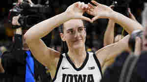 Why there's a basketball fan frenzy over Iowa's Caitlin Clark