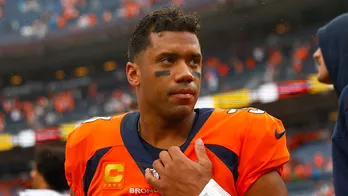 Broncos legend Karl Mecklenberg tees off on Russell Wilson: 'Isn't a leader'