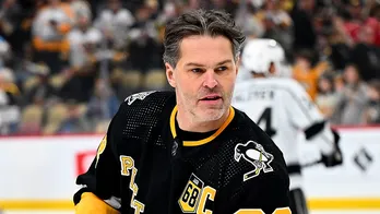 Penguins track down missing Jaromir Jagr bobbleheads after 'cargo theft'