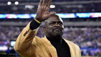 NY Giants Great Lawrence Taylor Takes Time Out Of His Weekend To Attend Trump Rally In  NJ