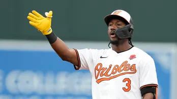 Orioles' Jorge Mateo forced to leave game after bizarre accident near on-deck circle with teammate