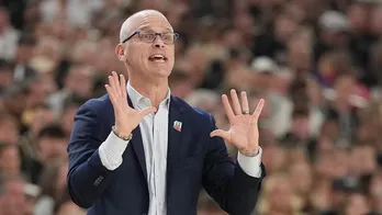 Hawks' Mike Brey discusses why it'd be 'hard' for Dan Hurley to leave UConn for Lakers