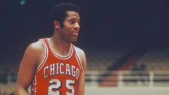 Basketball Hall of Famer Chet Walker dead at 84