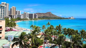 Hawaii crime reaches new heights as police urge beachgoers to take valuables into the ocean