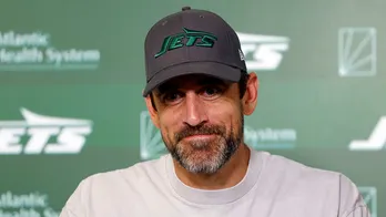 Jets' Aaron Rodgers shreds politics as an 'absolute sham'