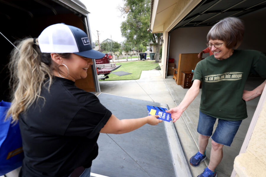 In Competitive Purple Districts, GOP House Members Paint Themselves Green