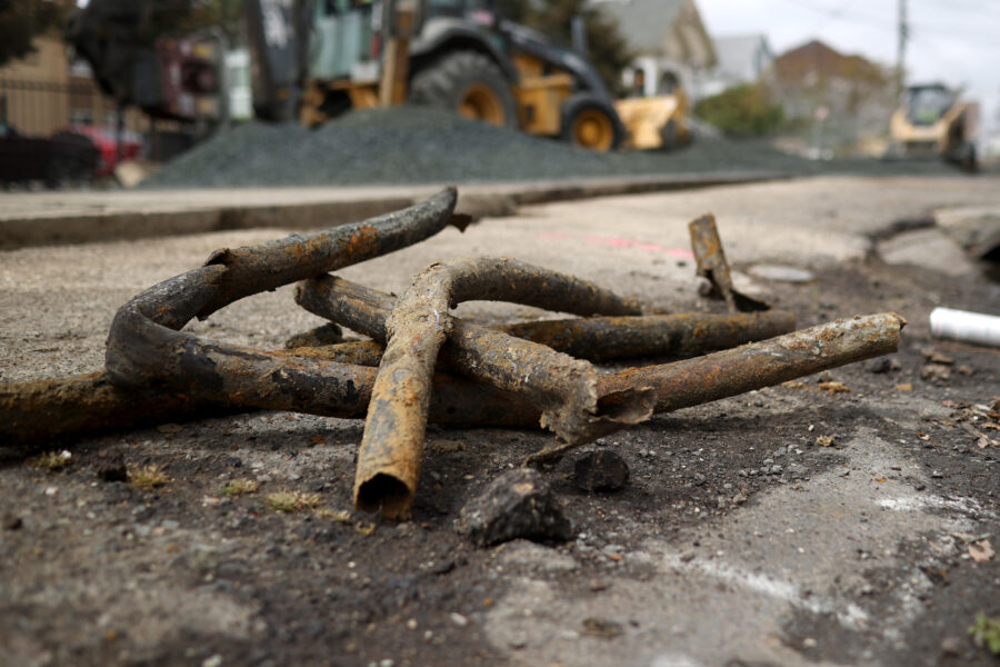 EPA Gives Chicago Decades to Replace Lead Pipes, Leaving Communities at Risk