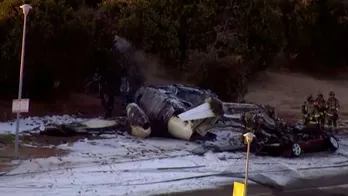 5 killed in Arizona when small plane crashes into car while taking off